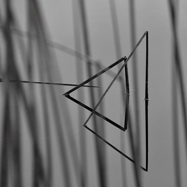 Image for entry 'Nature's simple geometry'